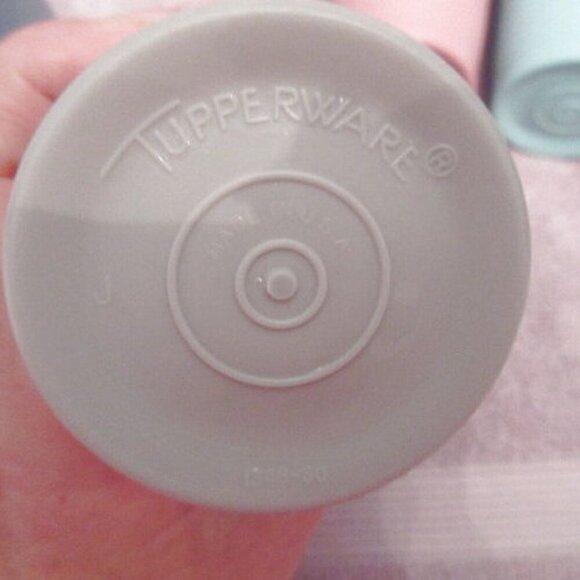 VINTAGE Set Of 4 TUPPERWARE 16 oz STACKING Bell TUMBLERS Country PASTELS #1340 - Picture 7 of 12